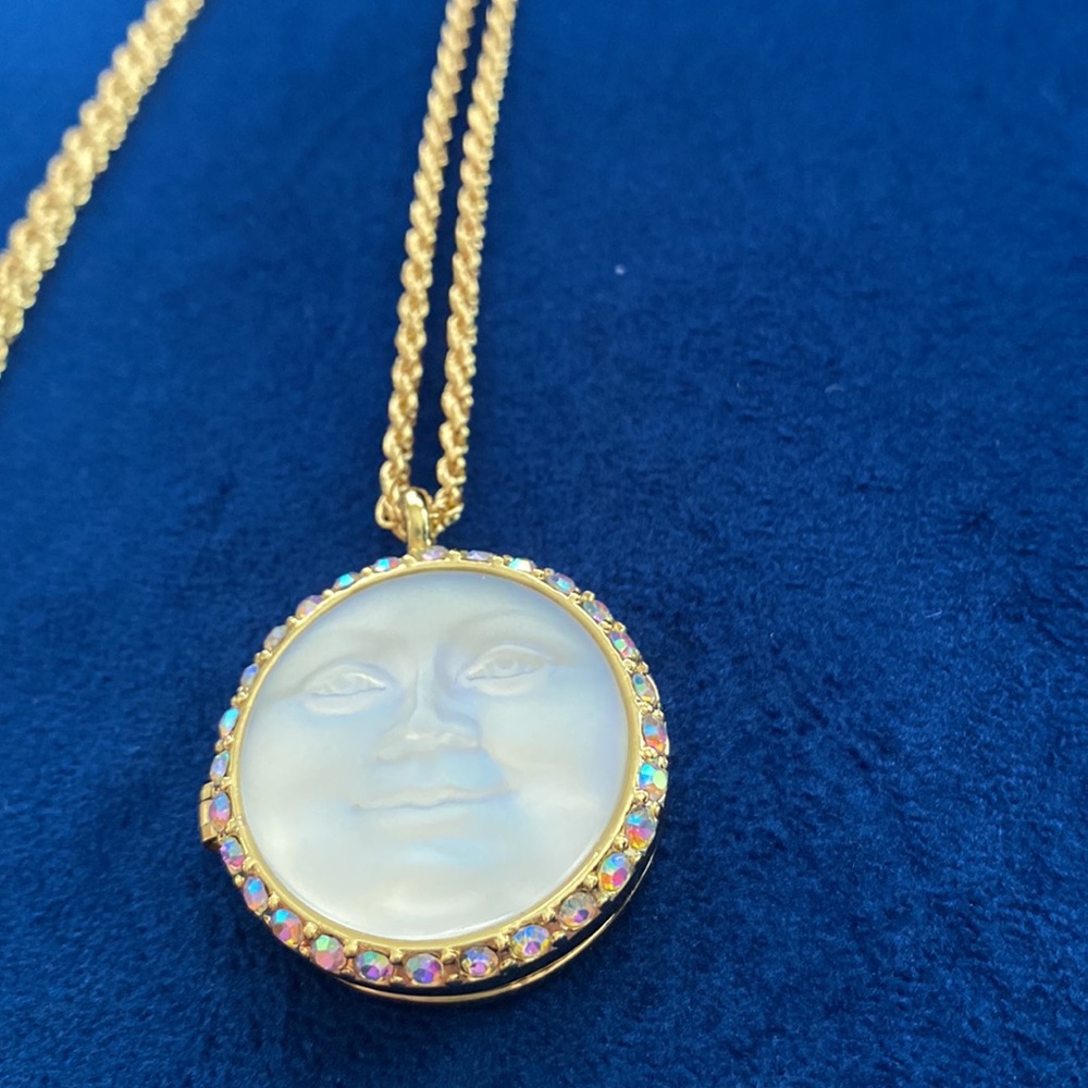 Kirks Folly locket necklace